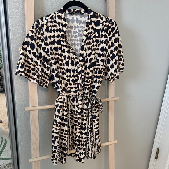 Zara Dresses & Skirts - Elegant Black and Cream Patterned Dress